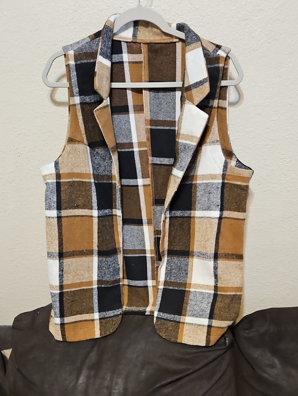 SHEIN Plaid Sleeveless Vest in Brown Black and White (Tan Accents)